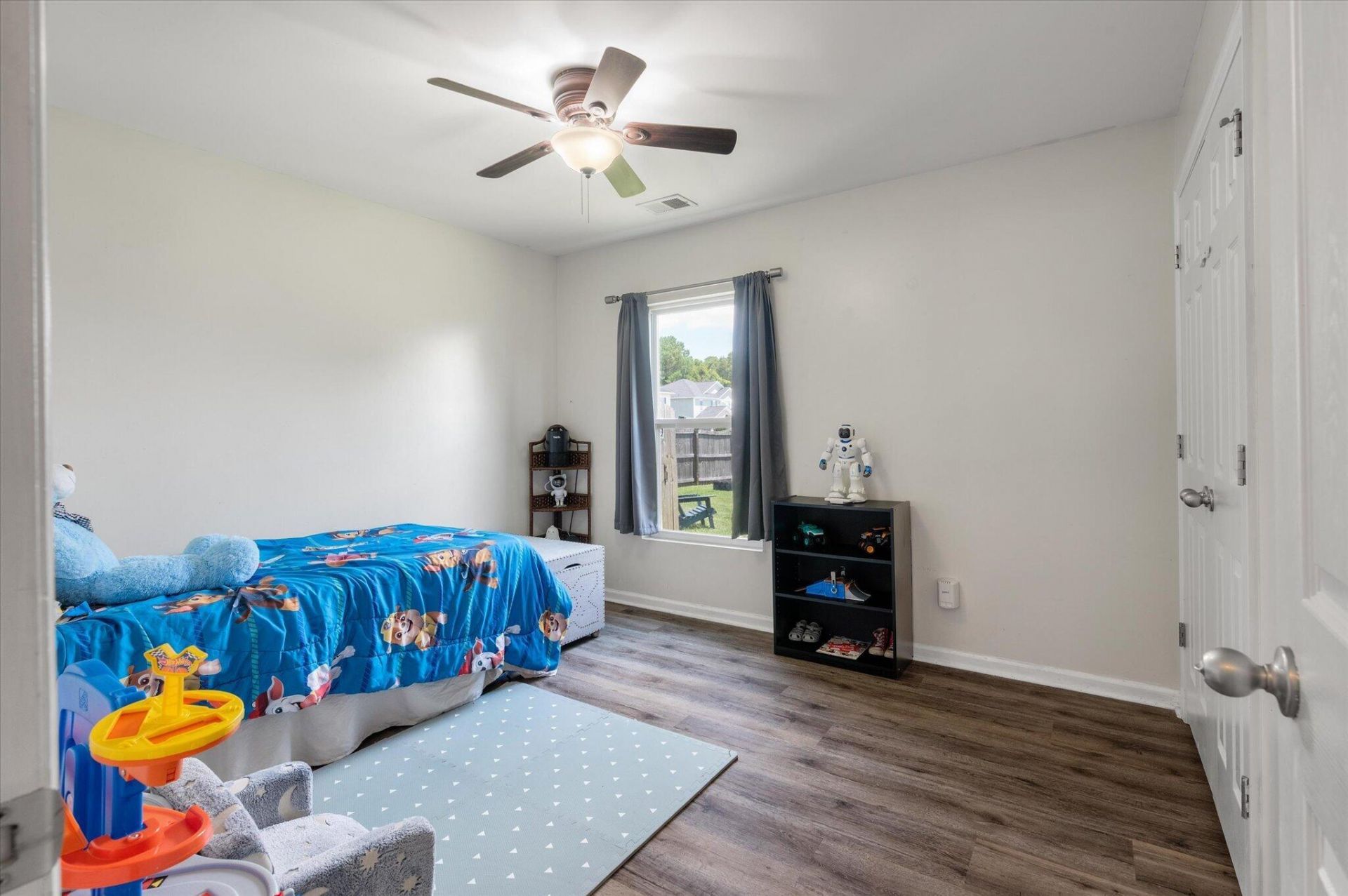 248 Loocock Drive Photo 18