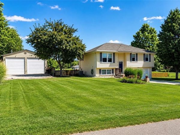 902 Plattsburg Street, Lathrop, MO 64465