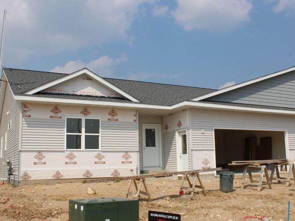 938 Drumlin DRIVE, Kewaskum, WI 53040
