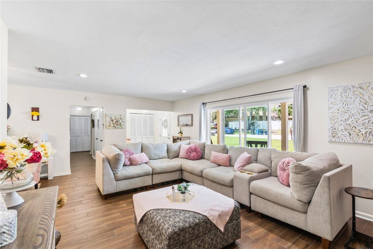 1103 Ridgefield Drive , Valrico, FL 33594 Photo