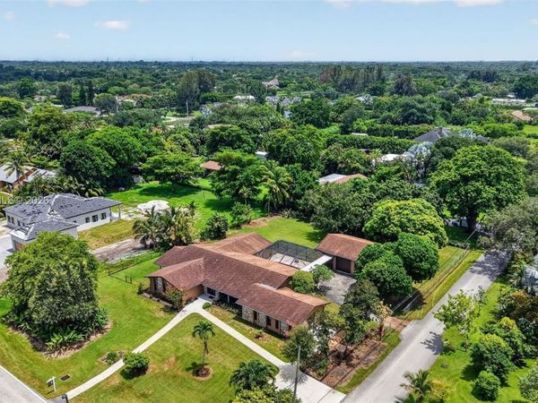 13680 SW 26th St, Davie, FL 33325