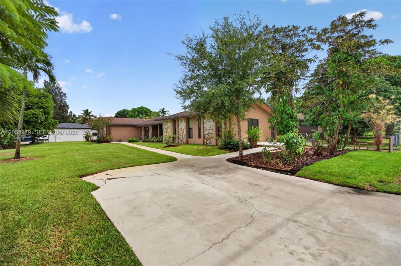 13680 SW 26th St, Davie, FL 33325 Photo