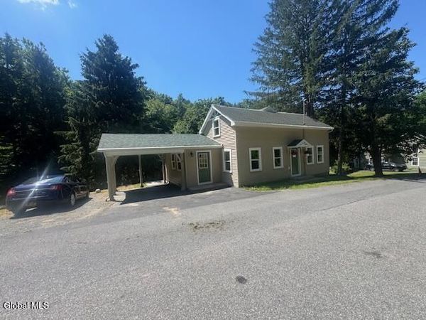 55 Powder Mill Road, Valley Falls, NY 12185