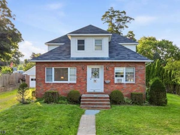 309 Erie Ave, Midland Park, NJ 07432