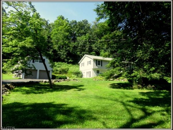 903 Dove Island Rd, Stillwater, NJ 07860
