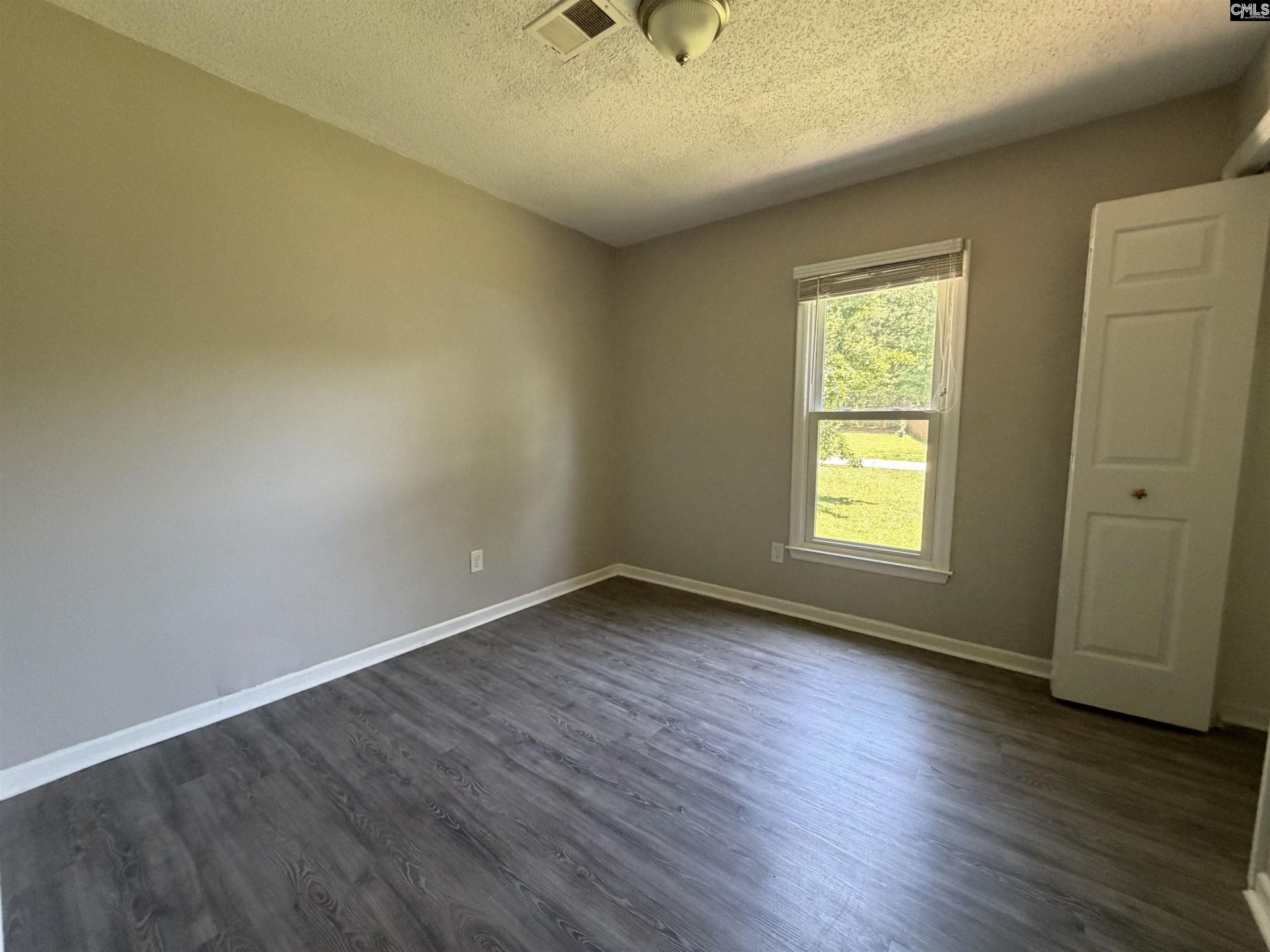 202 River Song Road Photo 14