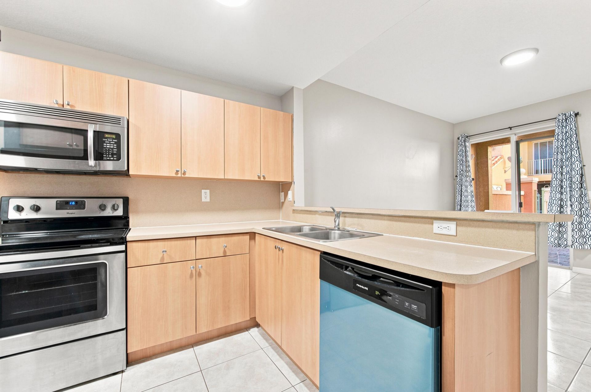 732 SW 106th Avenue, Unit 2011, Pembroke Pines, FL 33025 Photo