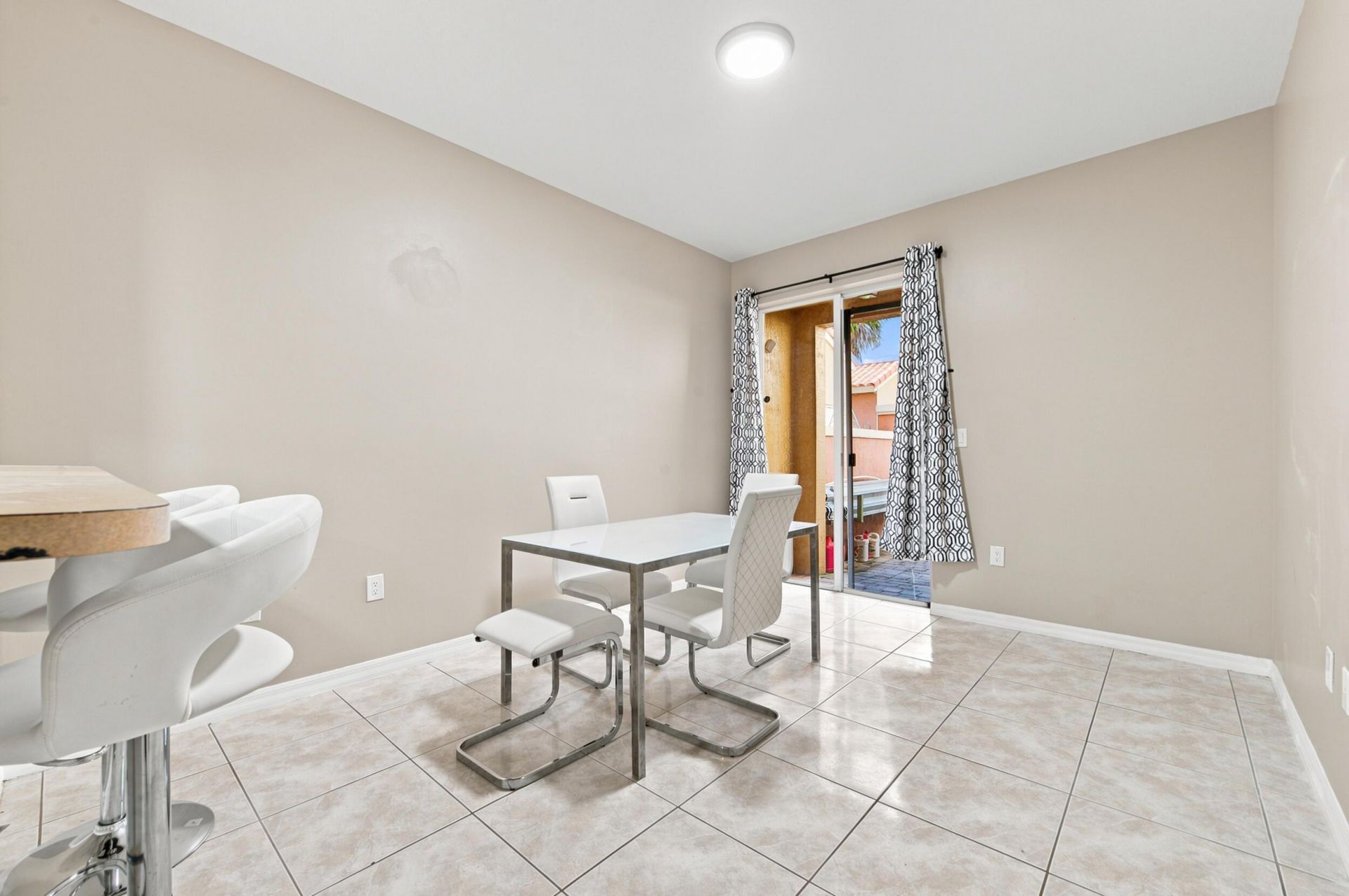 732 SW 106th Avenue, Unit 2011, Pembroke Pines, FL 33025 Photo