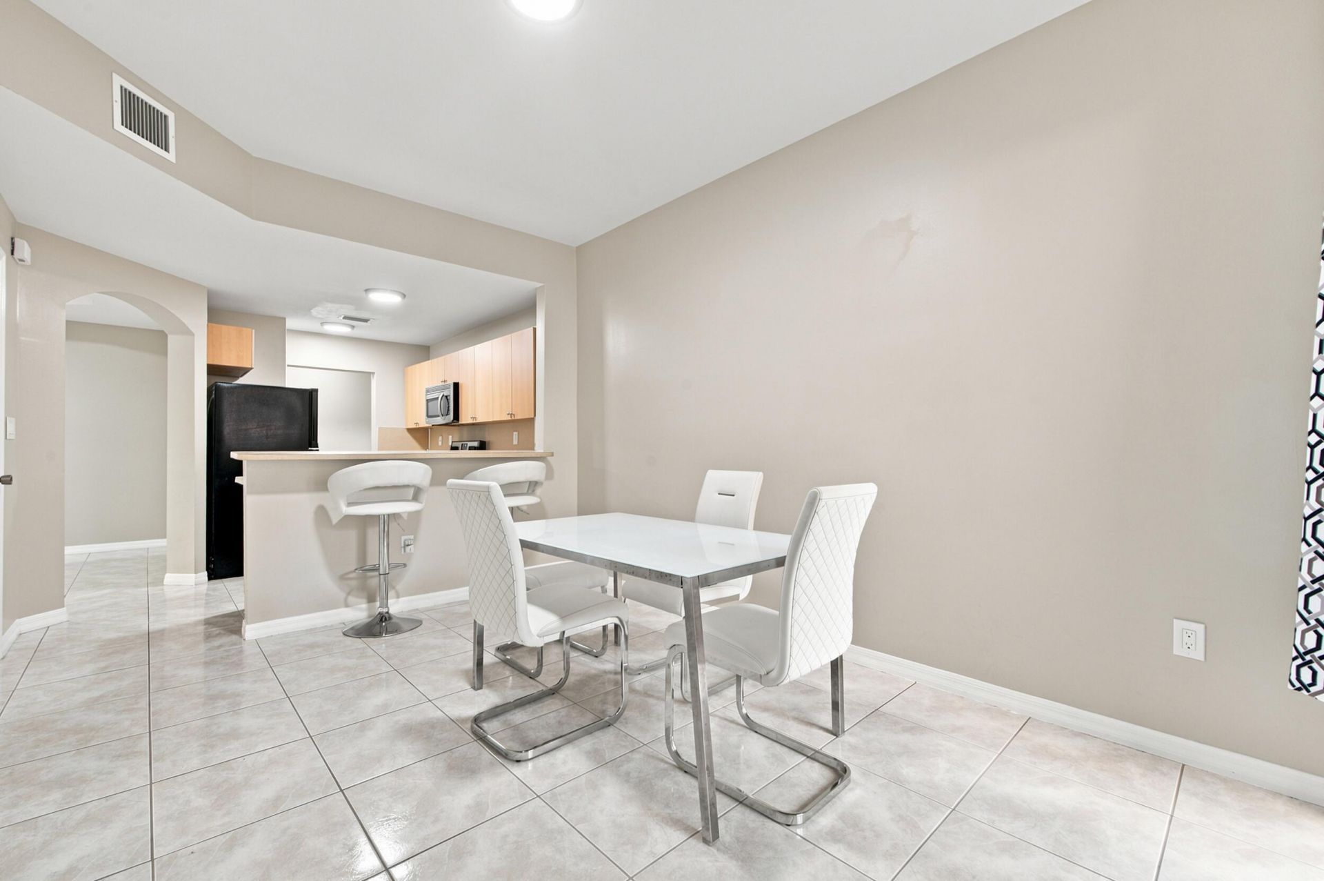 732 SW 106th Avenue, Unit 2011, Pembroke Pines, FL 33025 Photo