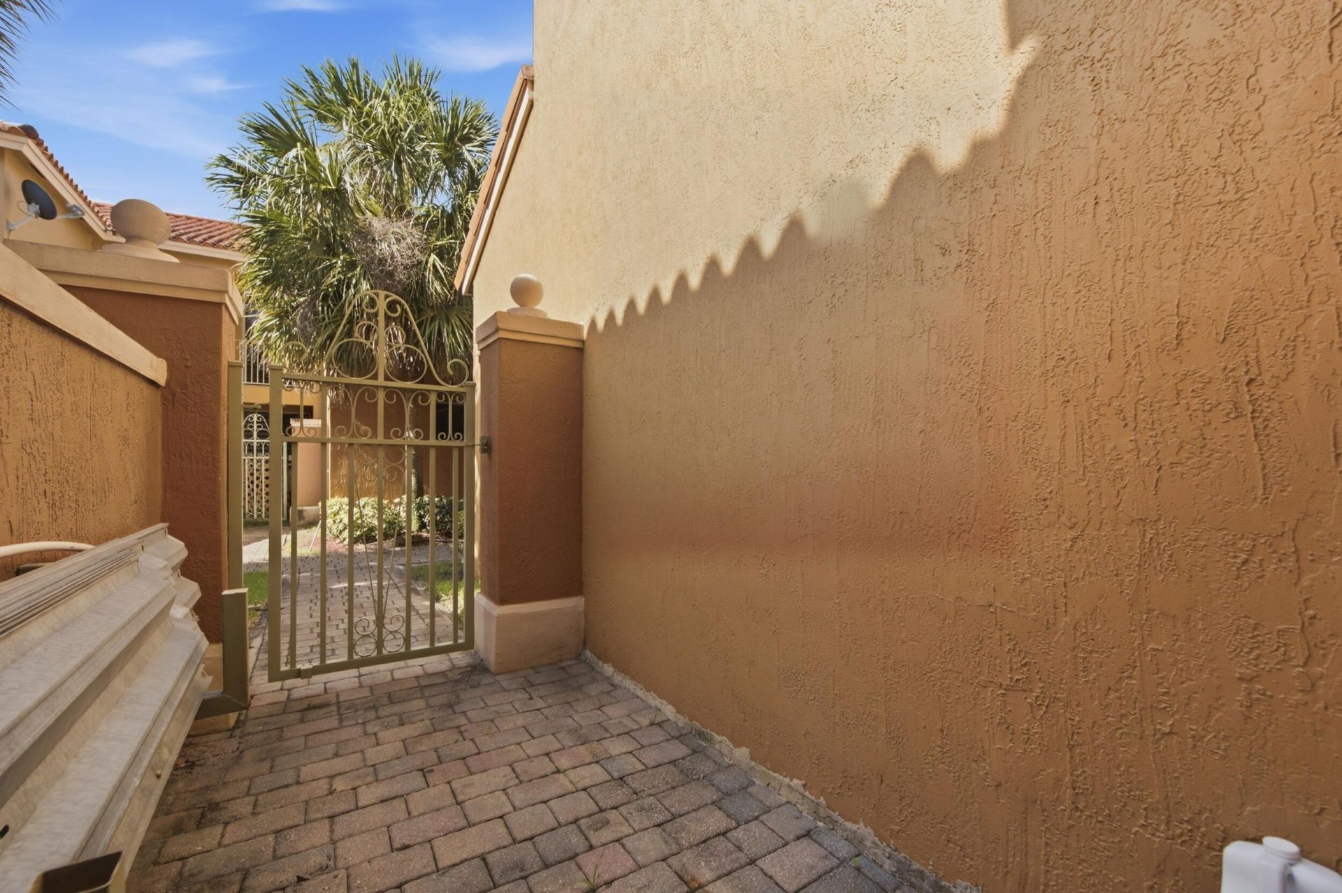 732 SW 106th Avenue, Unit 2011, Pembroke Pines, FL 33025 Photo