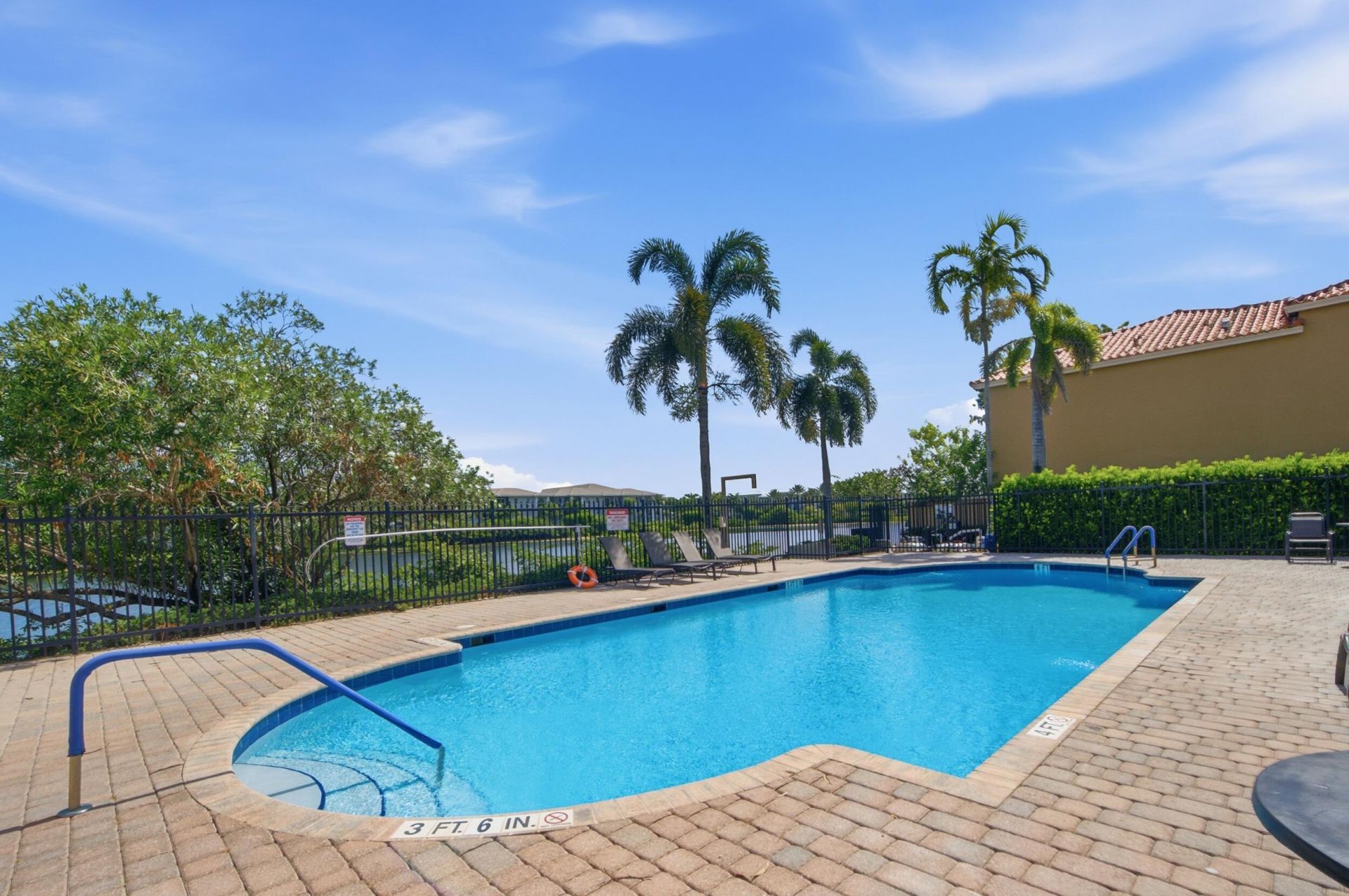 732 SW 106th Avenue, Unit 2011, Pembroke Pines, FL 33025 Photo