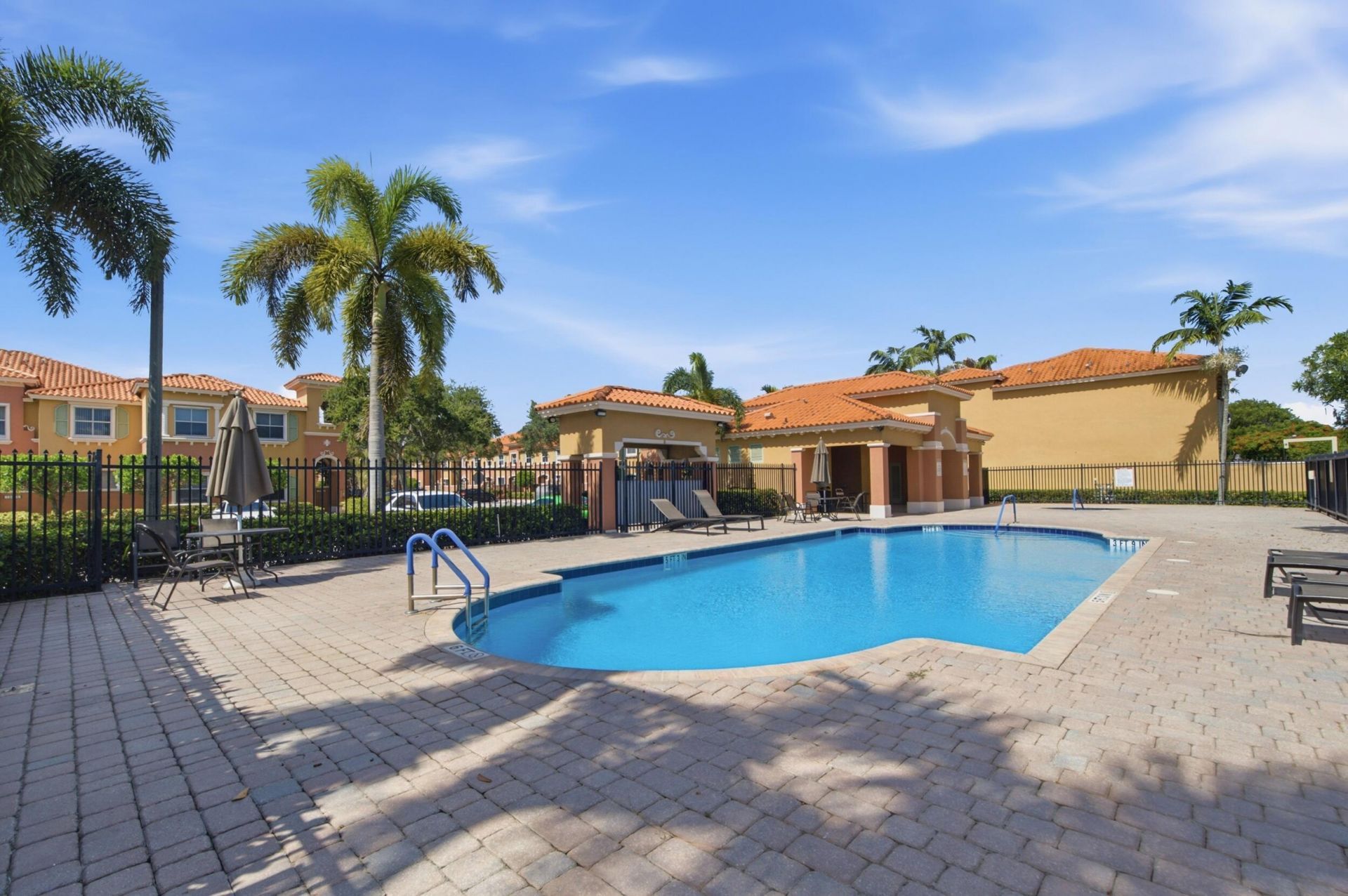 732 SW 106th Avenue, Unit 2011, Pembroke Pines, FL 33025 Photo