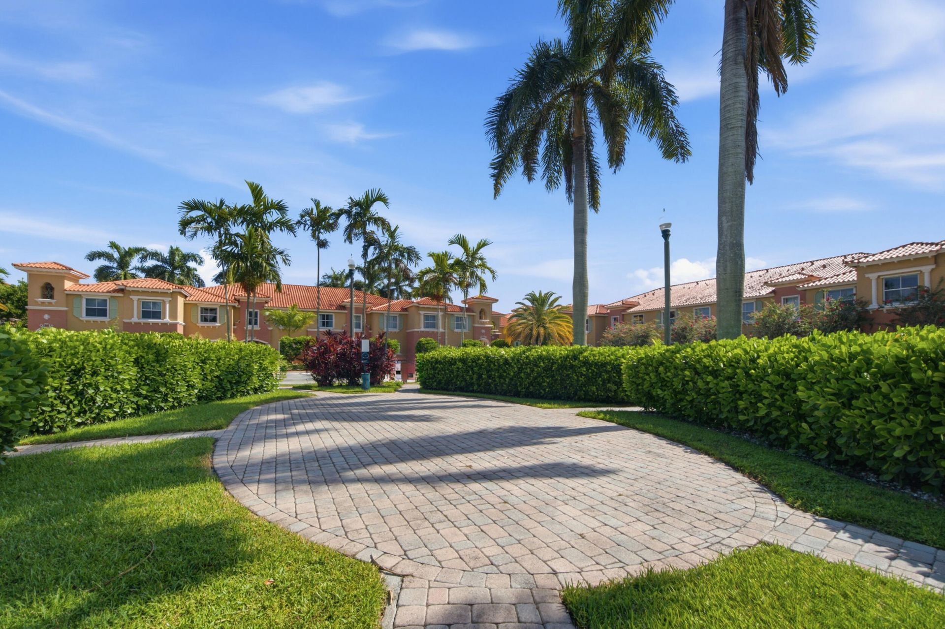 732 SW 106th Avenue, Unit 2011, Pembroke Pines, FL 33025 Photo