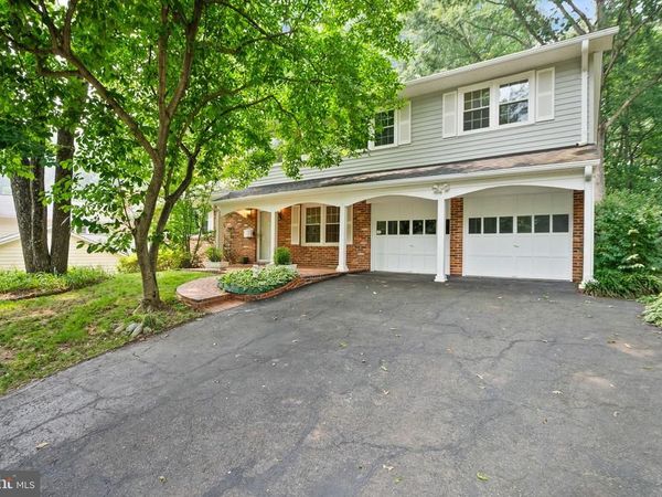 8104 CHIVALRY ROAD, ANNANDALE, VA 22003