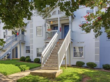 2502 Avent Ferry Road, Unit 203, Raleigh, NC 27606