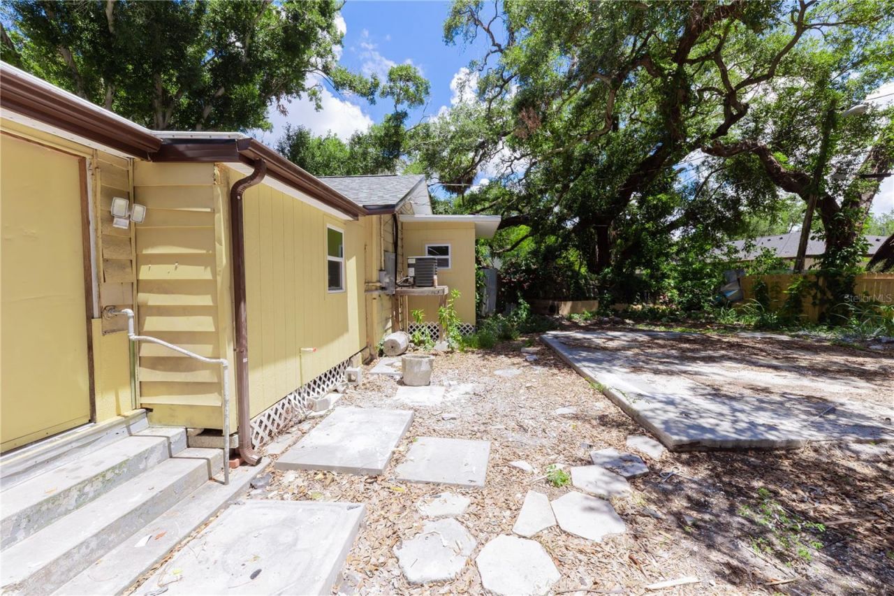 2240 10th Street S, Saint Petersburg, FL 33705 Photo