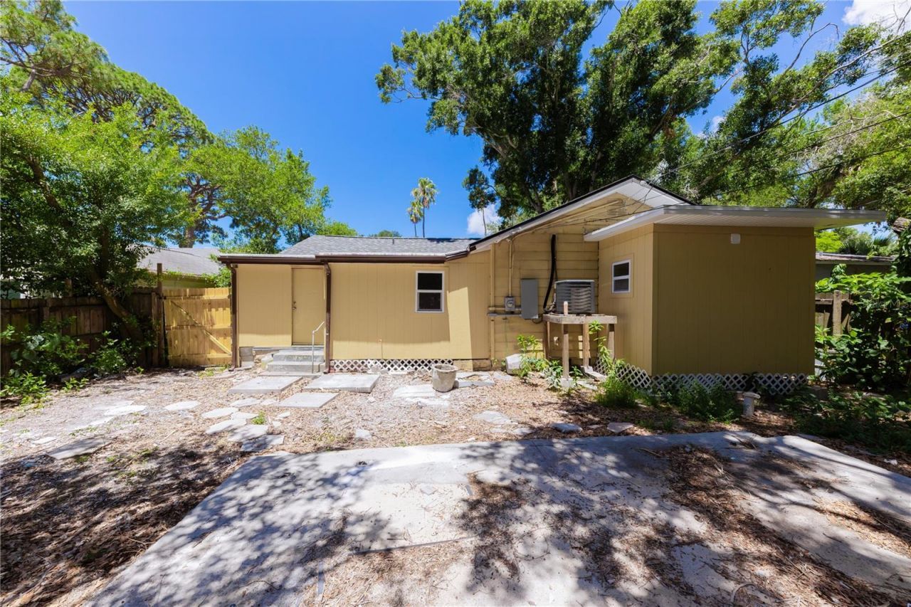 2240 10th Street S, Saint Petersburg, FL 33705 Photo