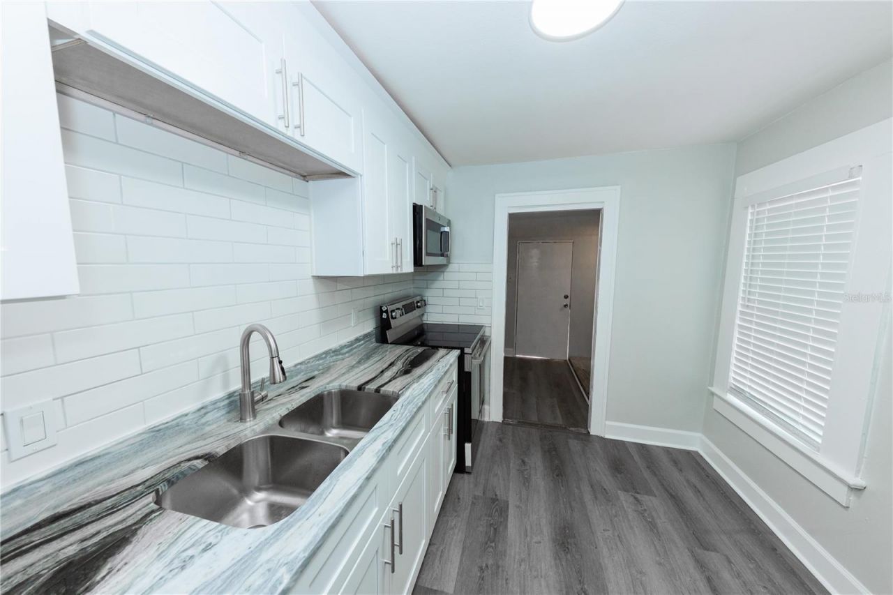 2240 10th Street S, Saint Petersburg, FL 33705 Photo