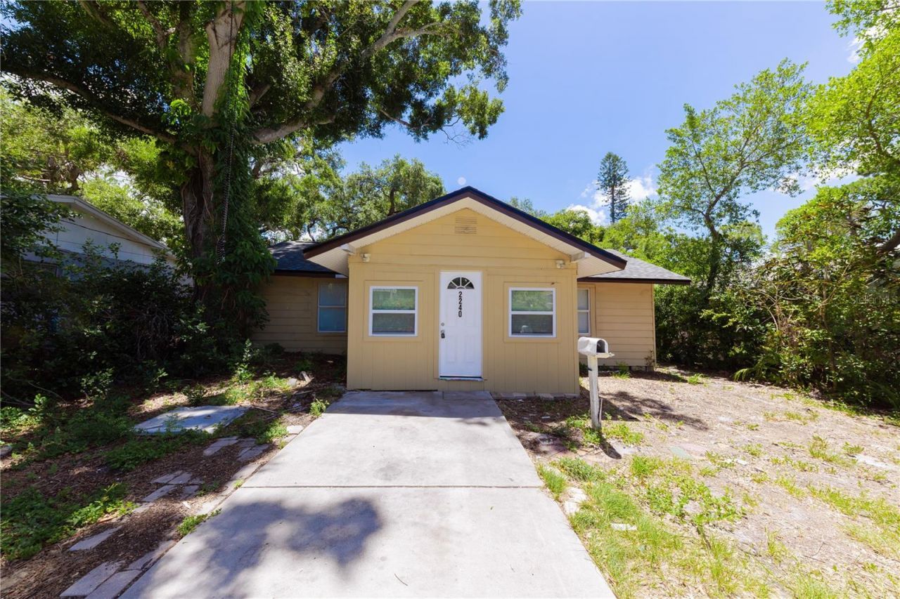 2240 10th Street S, Saint Petersburg, FL 33705 Photo
