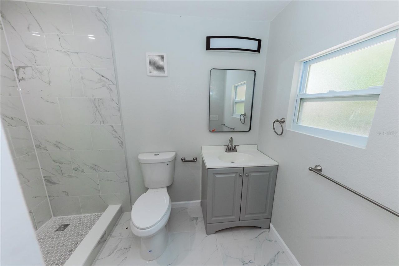 2240 10th Street S, Saint Petersburg, FL 33705 Photo