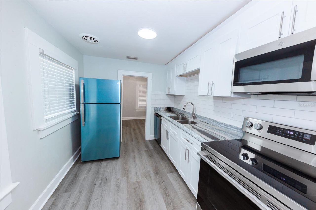 2240 10th Street S, Saint Petersburg, FL 33705 Photo