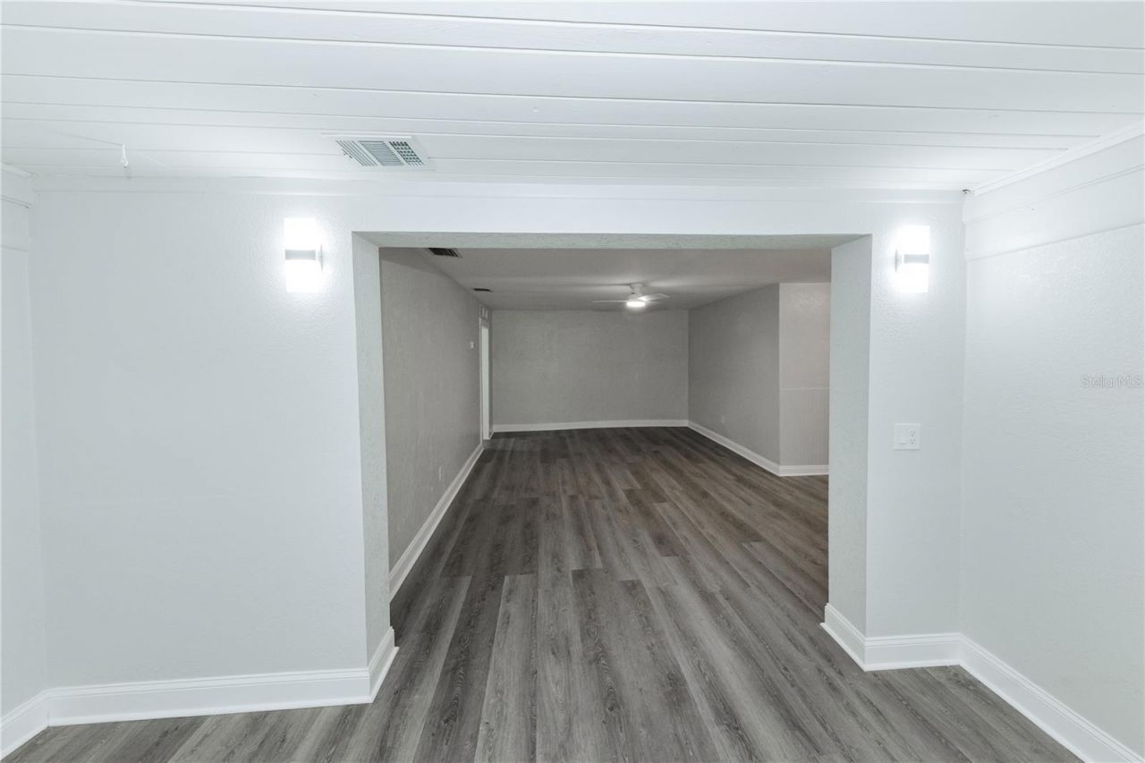 2240 10th Street S, Saint Petersburg, FL 33705 Photo
