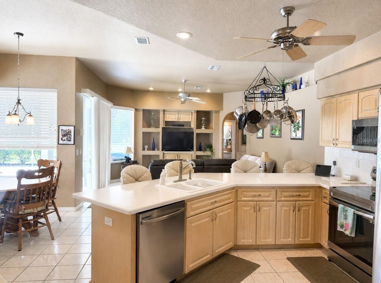 7552 River Country Drive , Weeki Wachee, FL 34607 Photo