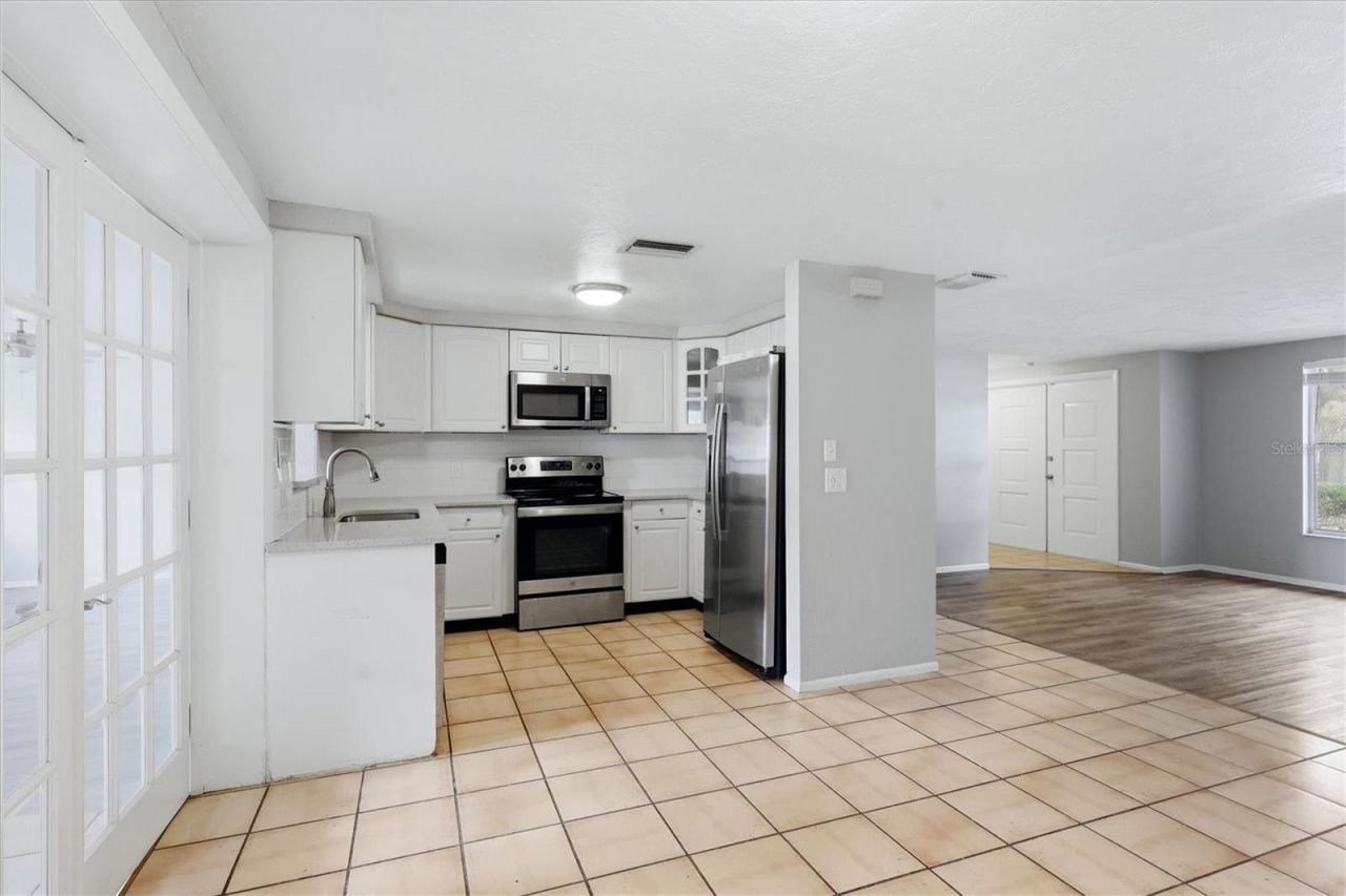 2173 Fiesta Drive, Sarasota, FL 34231 Photo