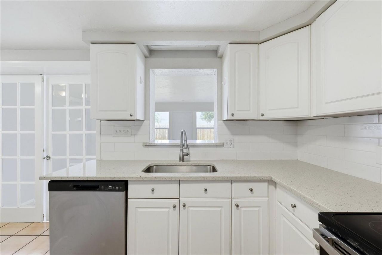 2173 Fiesta Drive, Sarasota, FL 34231 Photo