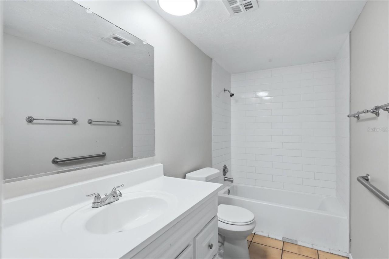 2173 Fiesta Drive, Sarasota, FL 34231 Photo