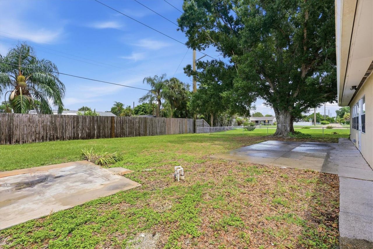 2173 Fiesta Drive, Sarasota, FL 34231 Photo