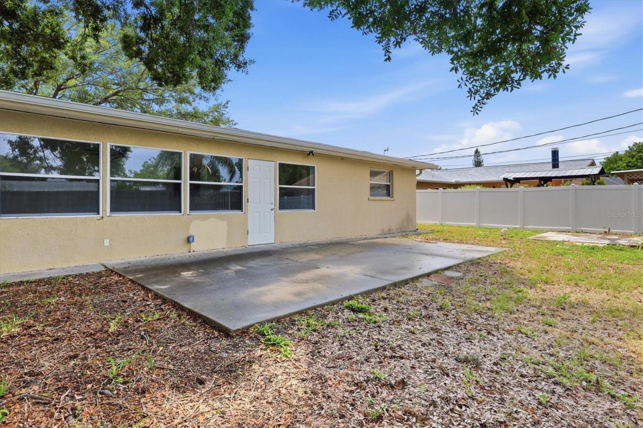 2173 Fiesta Drive, Sarasota, FL 34231 Photo