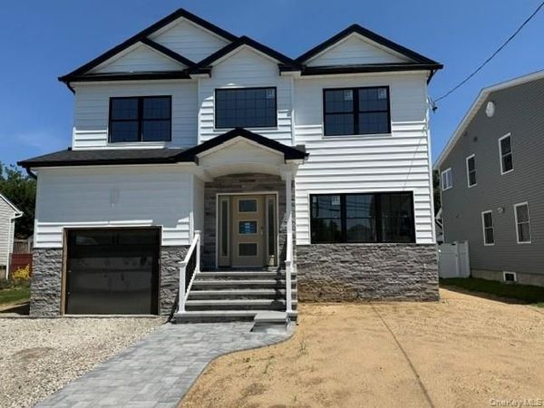 104 Maeder Avenue , North Merrick, NY 11566