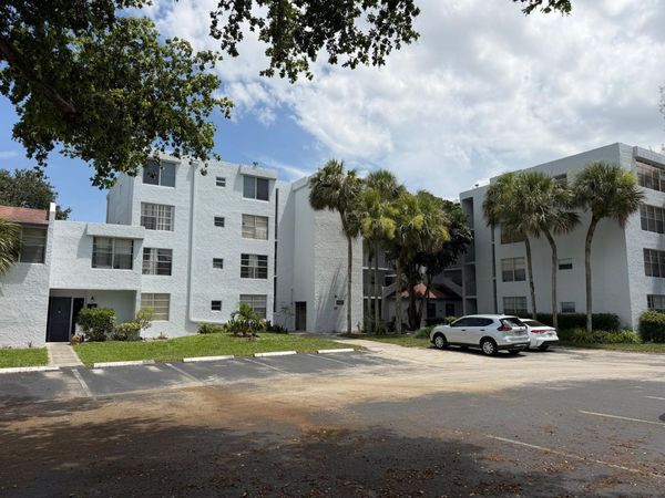 9470 LIVE OAK Place, Unit 404, Davie, FL 33324