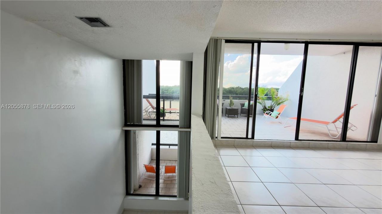 456 Poinciana Dr , Unit 1620, Sunny Isles Beach, FL 33160 Photo