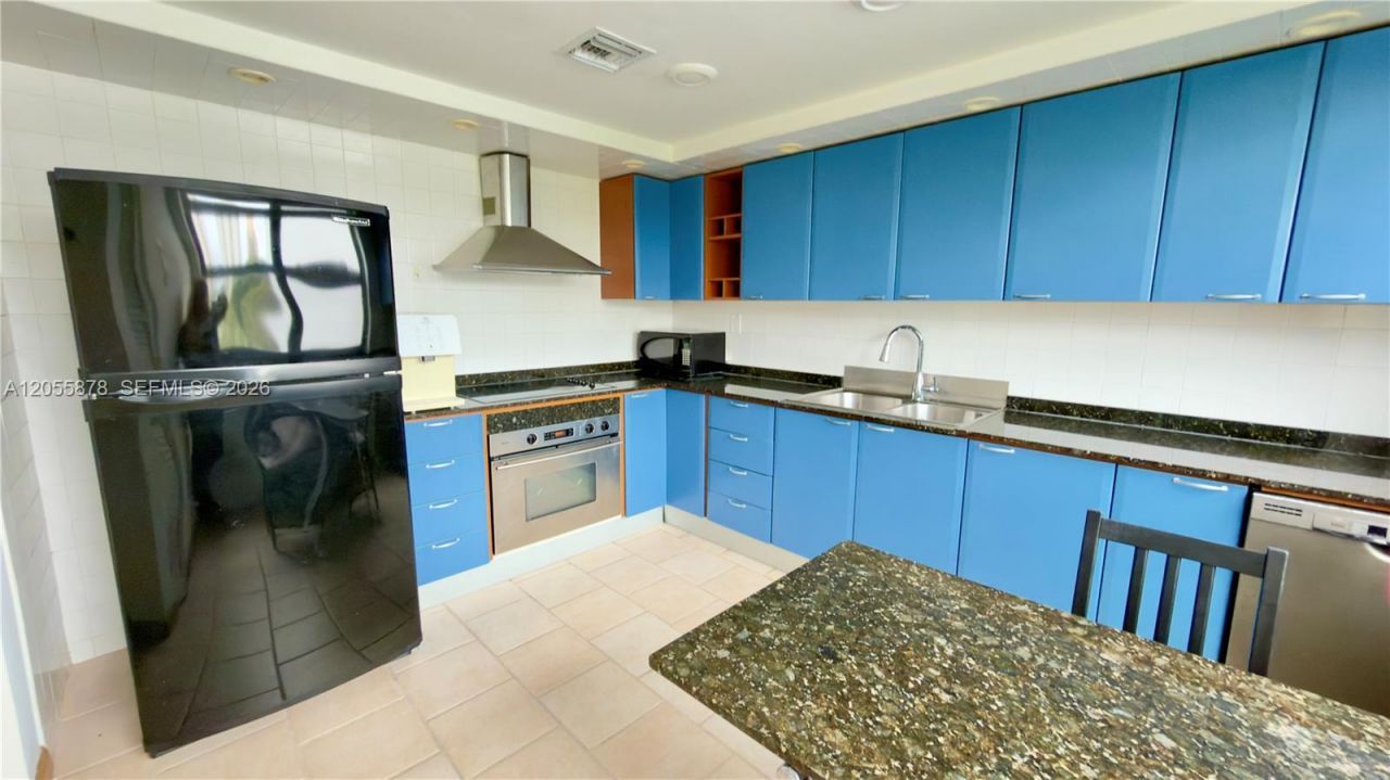 456 Poinciana Dr , Unit 1620, Sunny Isles Beach, FL 33160 Photo