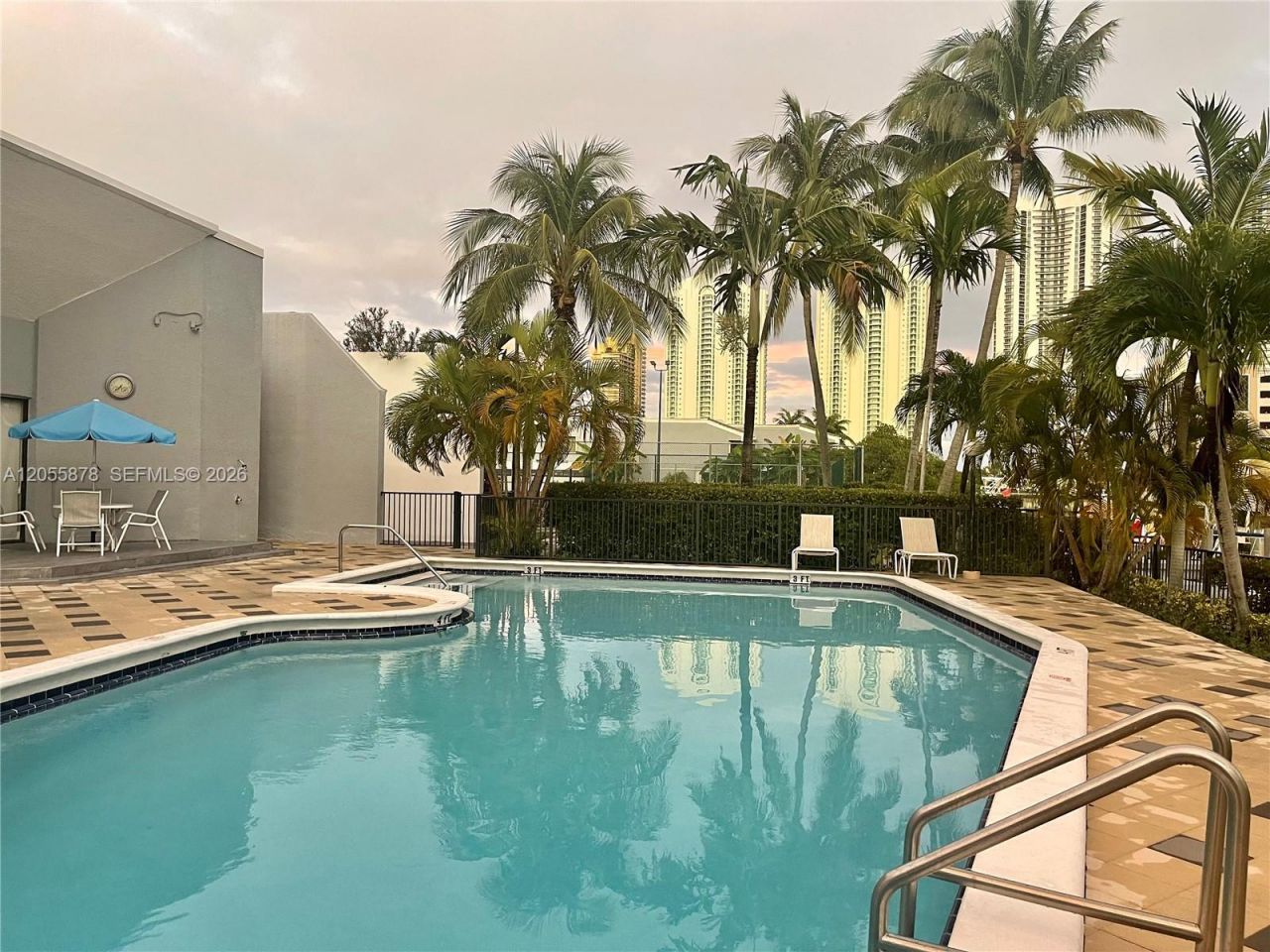 456 Poinciana Dr , Unit 1620, Sunny Isles Beach, FL 33160 Photo