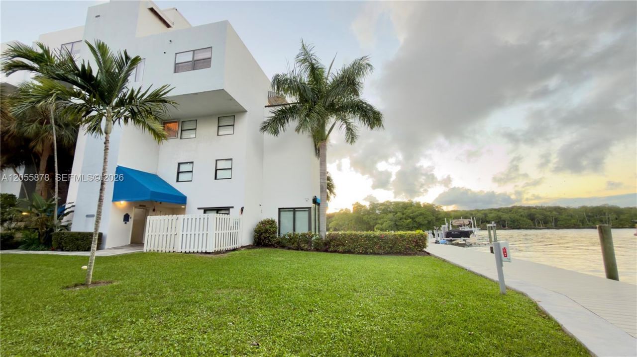 456 Poinciana Dr , Unit 1620, Sunny Isles Beach, FL 33160 Photo
