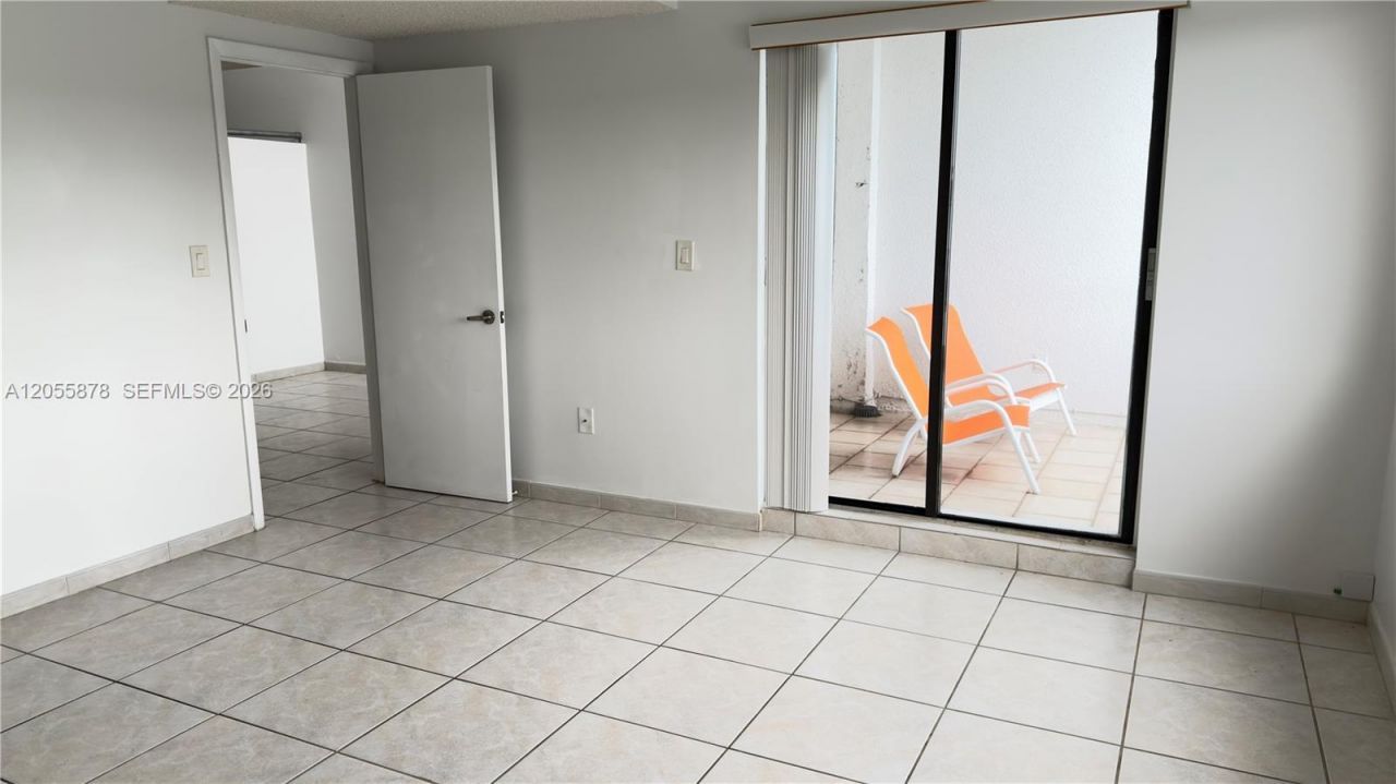 456 Poinciana Dr , Unit 1620, Sunny Isles Beach, FL 33160 Photo