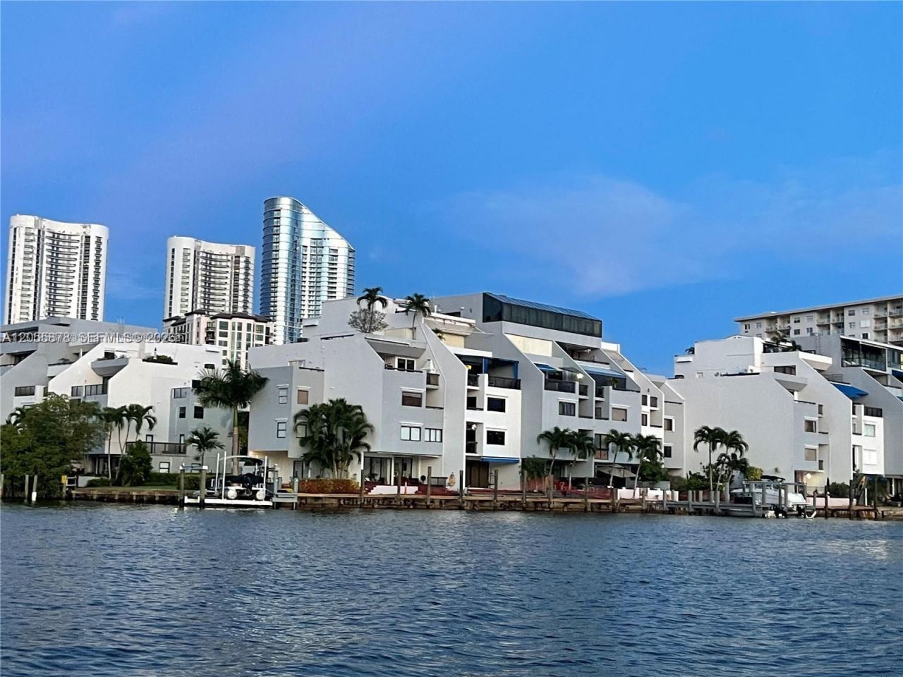 456 Poinciana Dr , Unit 1620, Sunny Isles Beach, FL 33160 Photo