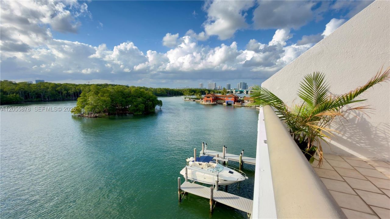 456 Poinciana Dr , Unit 1620, Sunny Isles Beach, FL 33160 Photo