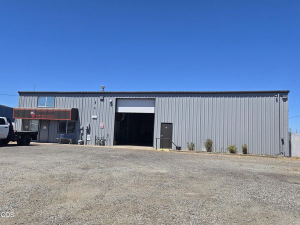 1343 E Justice Road, Medford, OR 97502