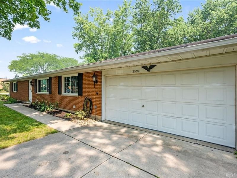 3594 Jonathon Drive, Beavercreek, OH 45434 Photo 2