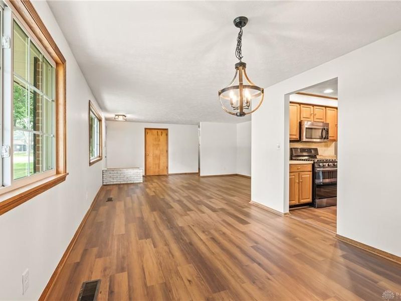 3594 Jonathon Drive, Beavercreek, OH 45434 Photo 8