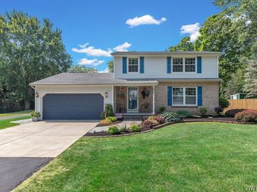 10875 Howe Road , Clarence, NY 14031