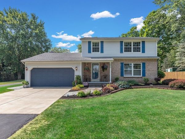 10875 Howe Road , Clarence, NY 14031
