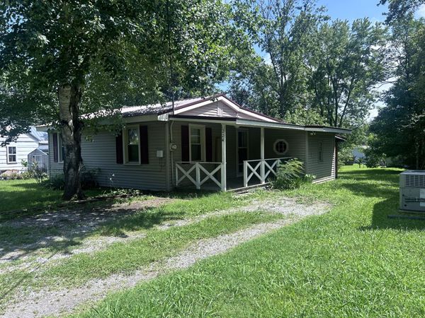 224 Lee St , Tullahoma, TN 37388