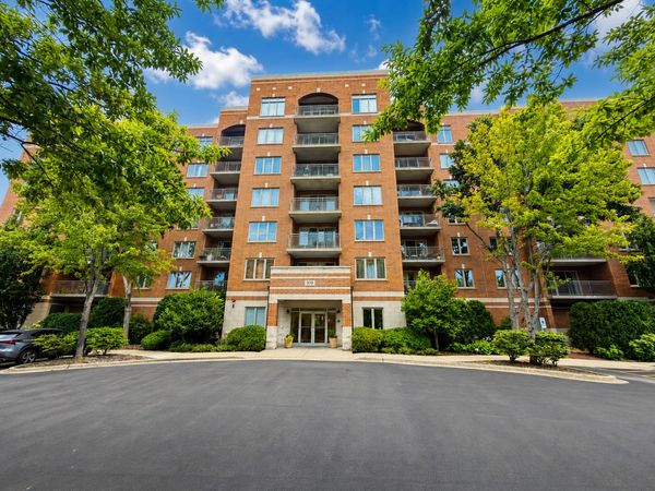 370 S Western Avenue S, Unit 707, Des Plaines, IL 60016