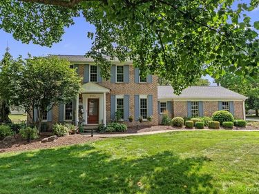 2887 Armstrong Drive, Orion Twp, MI 48360