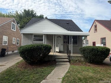 2079 McLain Avenue, Lincoln Park, MI 48146